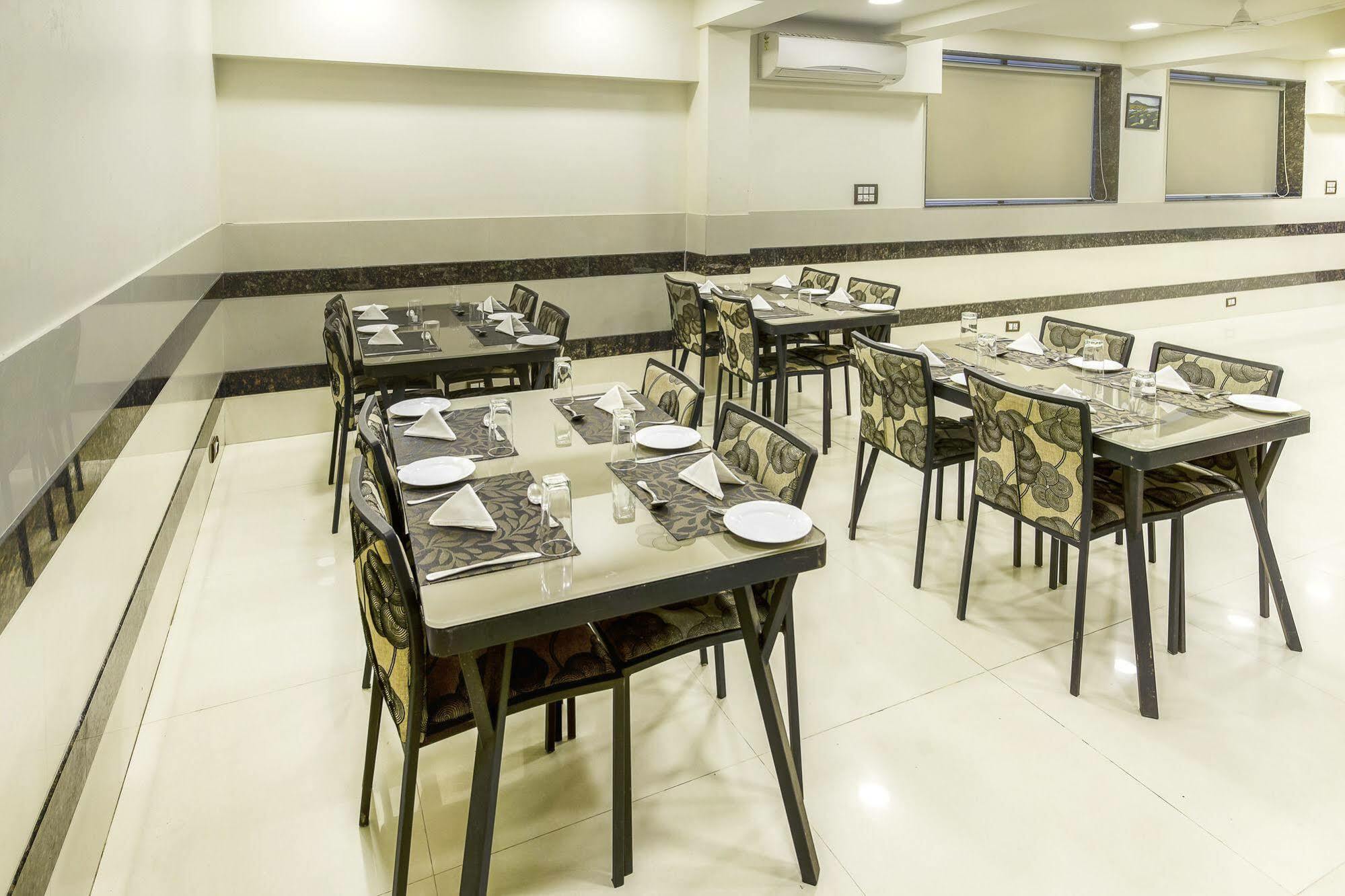 Oyo 16703 Hotel The Platinum Calcutta Exteriör bild