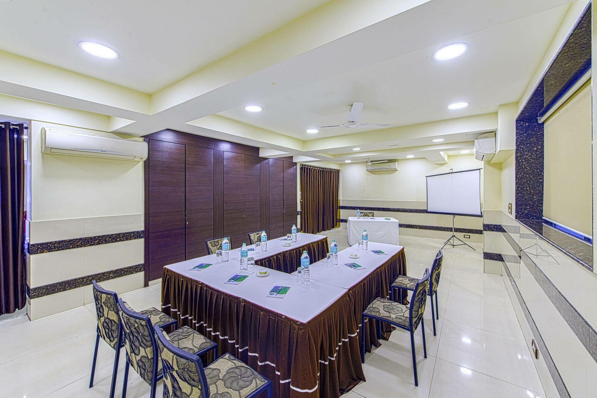 Oyo 16703 Hotel The Platinum Calcutta Exteriör bild