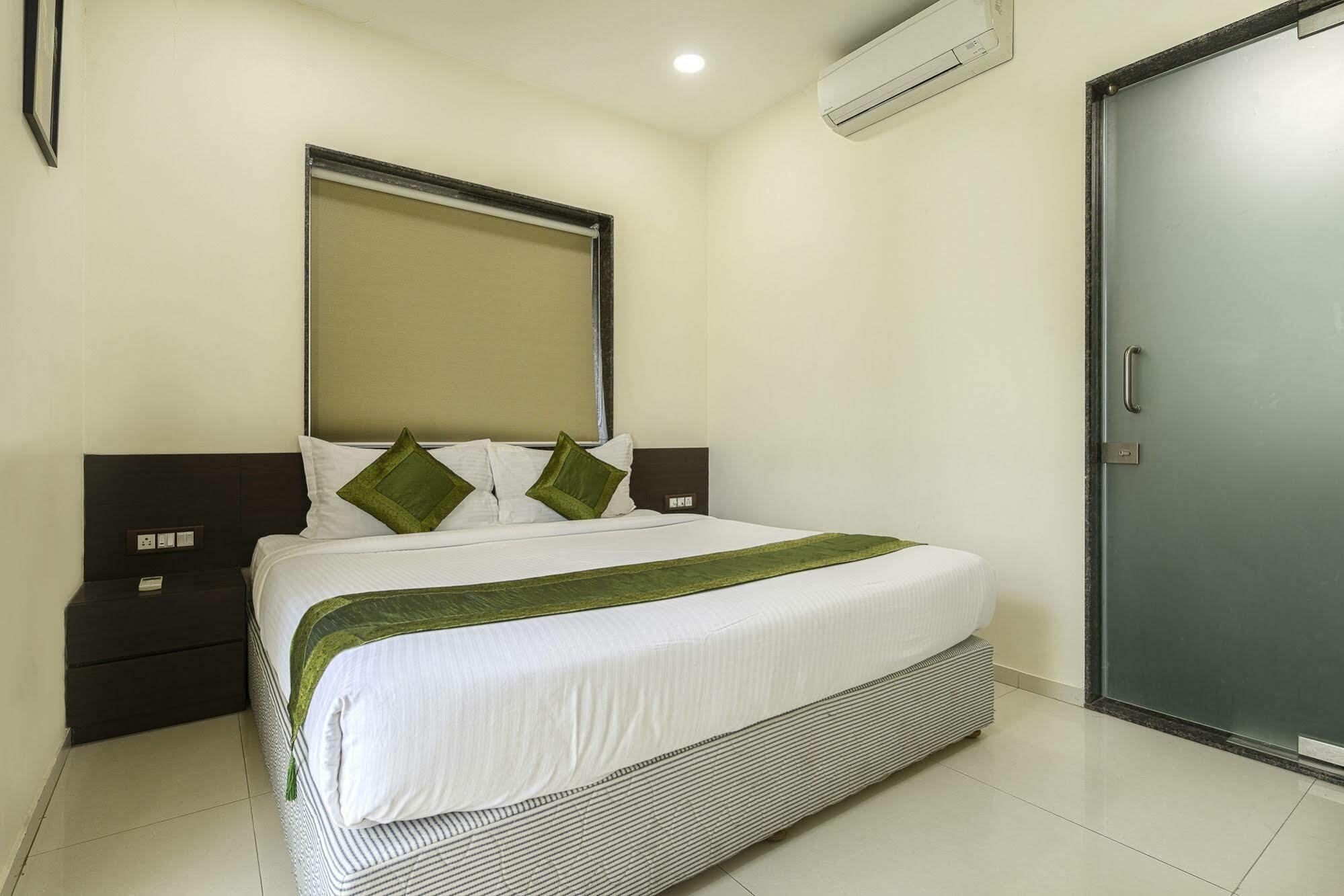 Oyo 16703 Hotel The Platinum Calcutta Exteriör bild