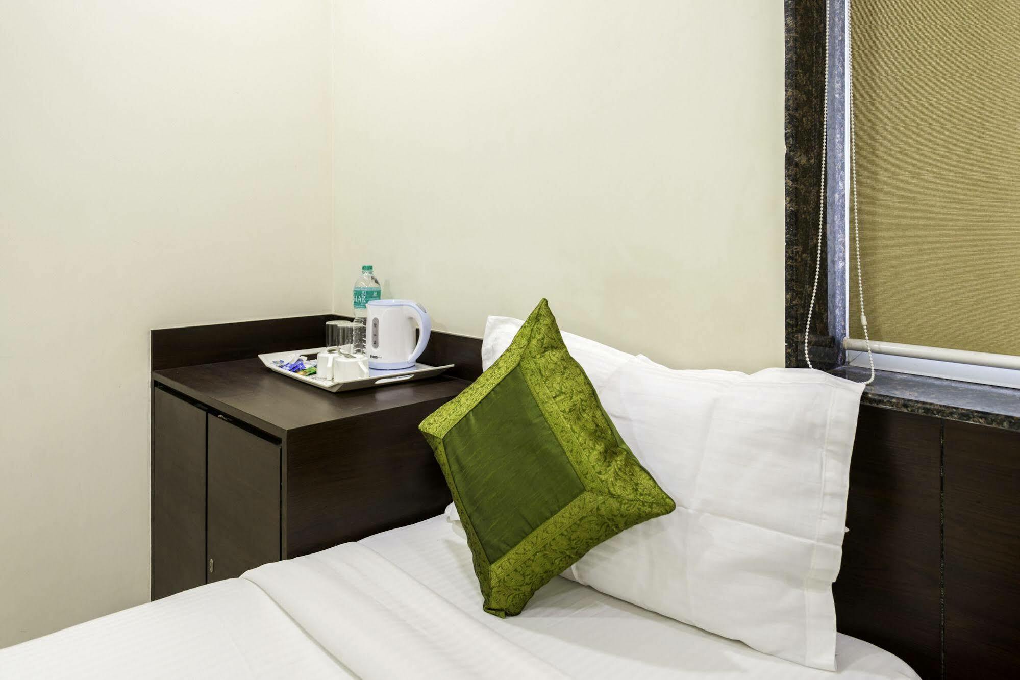 Oyo 16703 Hotel The Platinum Calcutta Exteriör bild