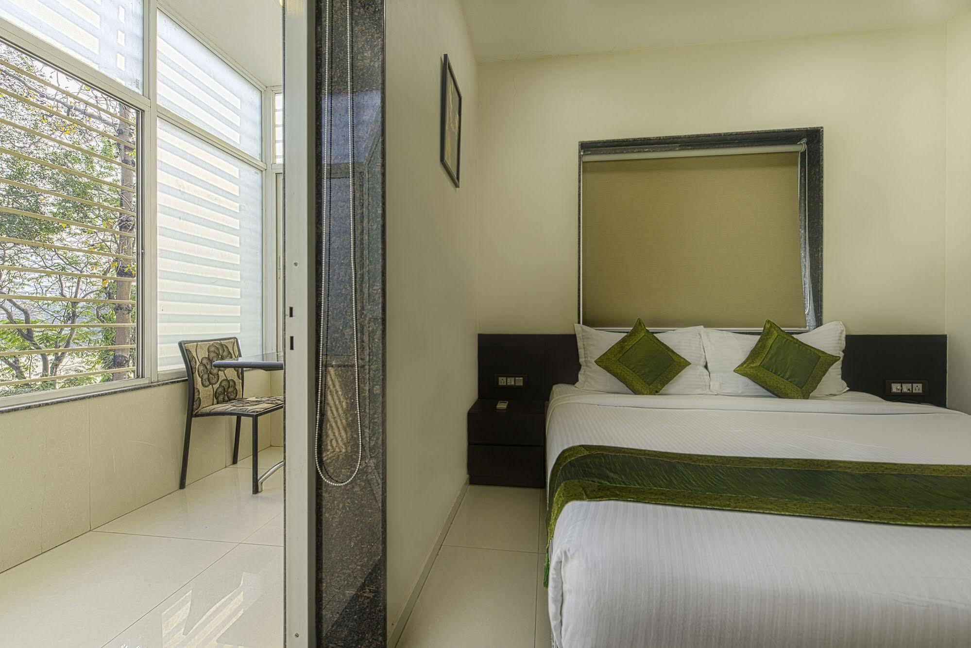 Oyo 16703 Hotel The Platinum Calcutta Exteriör bild